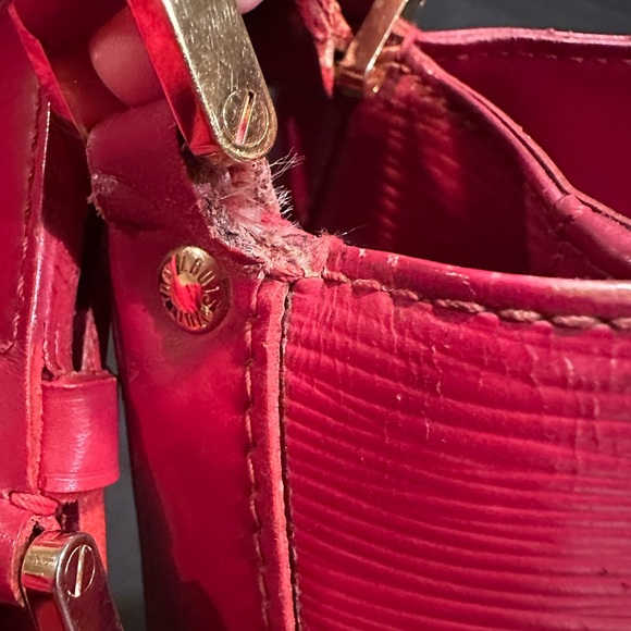 Louis Vuitton Mandara Epi Red shoulder/crossbody bag - Picture 14 of 15